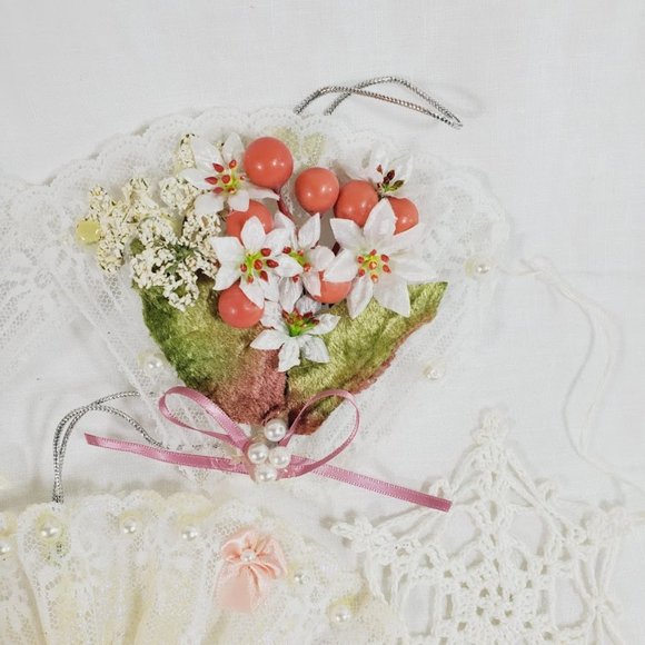 Vintage Handmade Christmas Tree Ornaments Romantic Victorian Lace Bird Nest - Picture 3 of 4